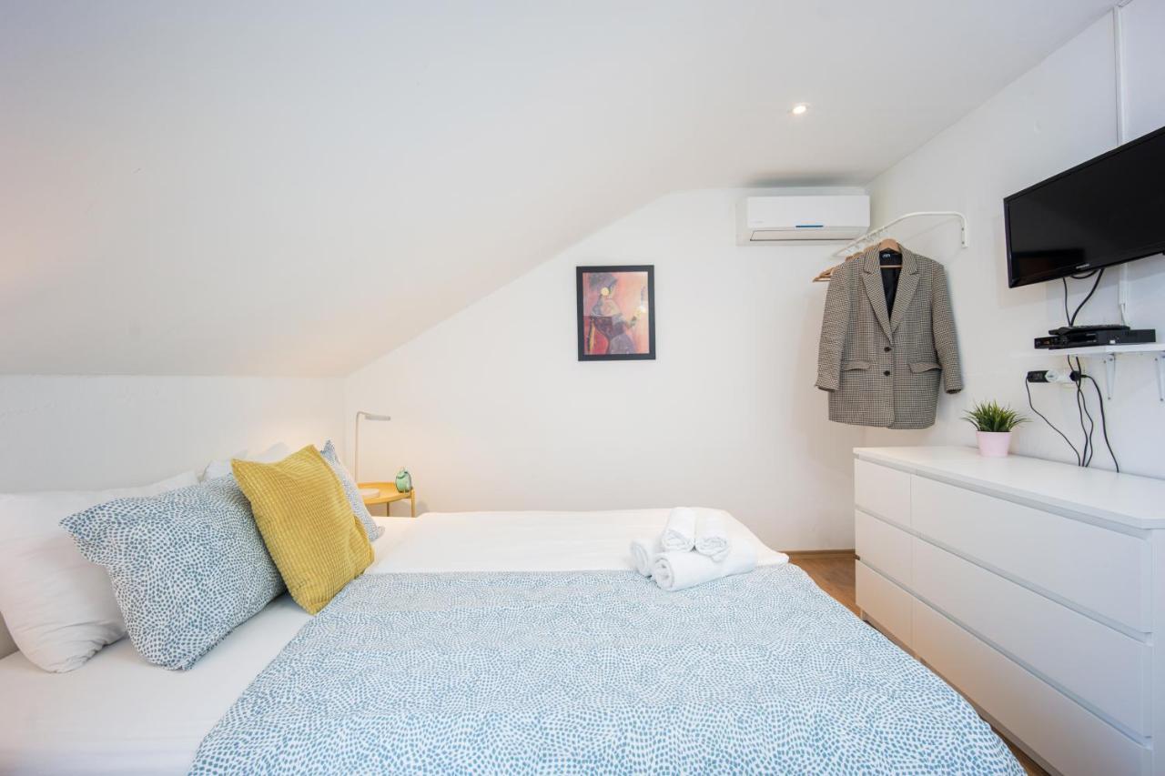 Top-Floor Apartment In Trogir Center Esterno foto
