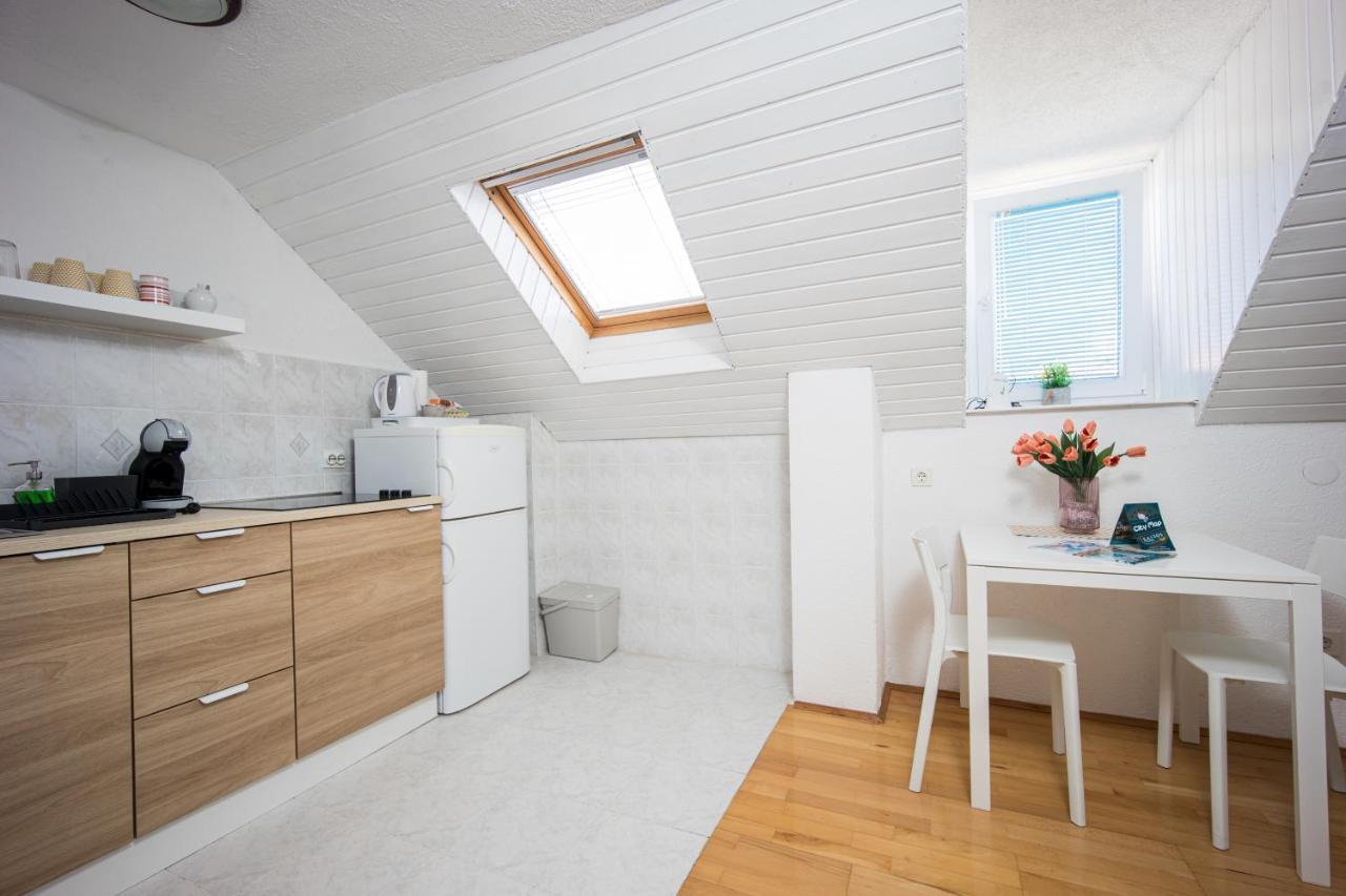 Top-Floor Apartment In Trogir Center Esterno foto