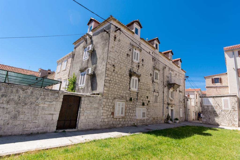 Top-Floor Apartment In Trogir Center Esterno foto