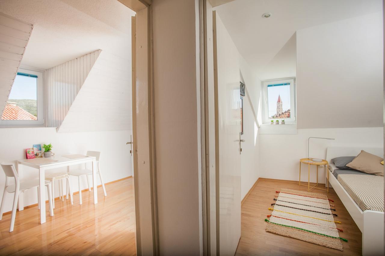 Top-Floor Apartment In Trogir Center Esterno foto