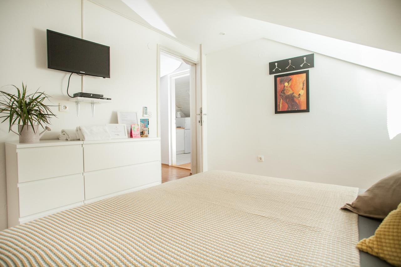 Top-Floor Apartment In Trogir Center Esterno foto